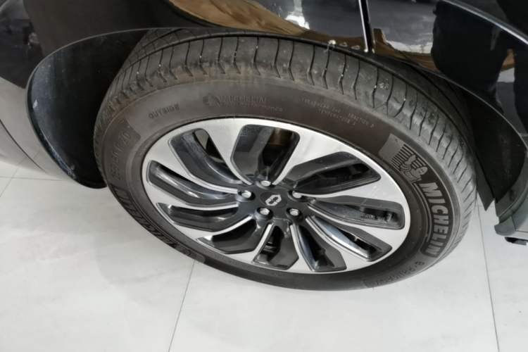 Used Hima AITO M7 2024 1.5T Intelligent Driving 4WD Max Edition 5 Seats Right Rear Wheel Hub