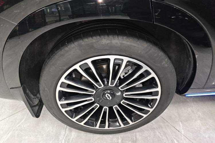 Used Hima AITO M7 2024 1.5T Intelligent Driving Rear-Drive Max Edition 5 Seats Right Rear Wheel Hub
