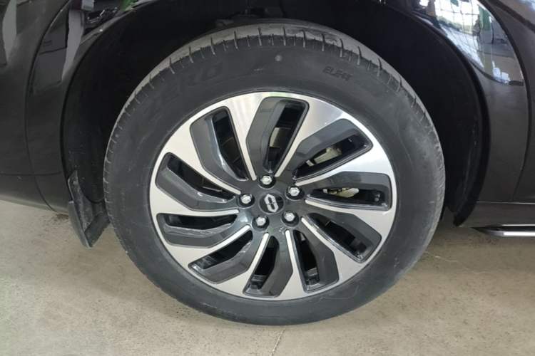 Used Hima AITO M7 2024 1.5T Intelligent Driving Rear-Drive Max Edition 5 Seats Right Rear Wheel Hub