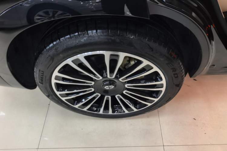 Used Hima AITO M7 2024 1.5T Intelligent Driving Rear-Drive Pro Version 5 Seats Right Rear Wheel Hub