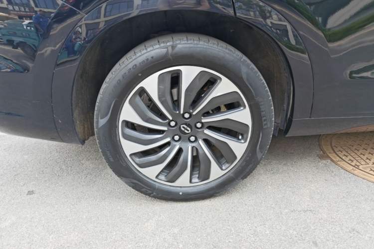 Used Hima AITO M7 2024 1.5T Four-Wheel Drive Plus Version 5 Seats Right Rear Wheel Hub
