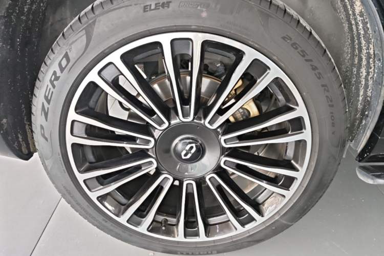 Used Hima AITO M7 2024 1.5T Intelligent Drive Rear-Drive Ultra Version 5 Seats Right Rear Wheel Hub