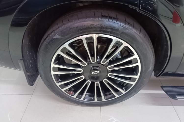 Used Hima AITO M7 2024 1.5T Intelligent Driving Rear-Drive Ultra Version 6 Seats Right Rear Wheel Hub