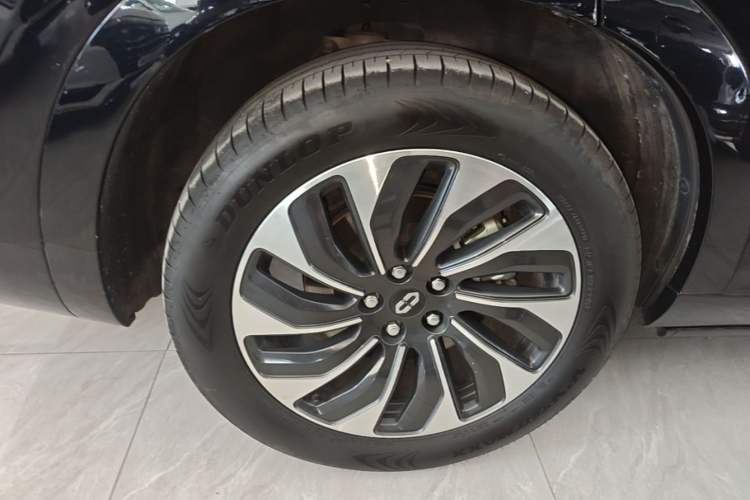 Used Hima AITO M7 2024 1.5T Intelligent Driving 4WD Max Edition 5 Seats Right Rear Wheel Hub