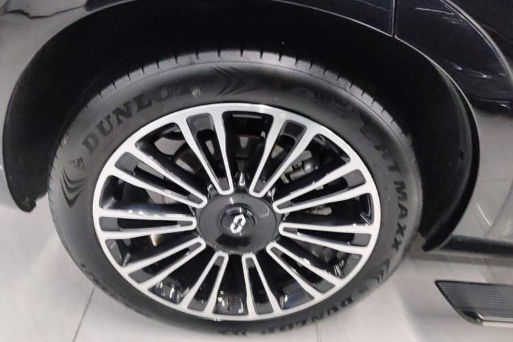 Used Hima AITO M7 2024 1.5T Intelligent Driving Rear-Drive Max Edition 5 Seats Right Rear Wheel Hub