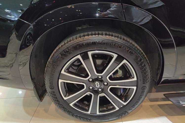 Used Hima AITO M7 2024 1.5T Intelligent Driving Rear-Drive Pro Version 5 Seats Right Rear Wheel Hub