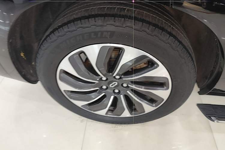 Used Hima AITO M7 2024 1.5T Intelligent Driving 4WD Max Edition 5 Seats Right Rear Wheel Hub