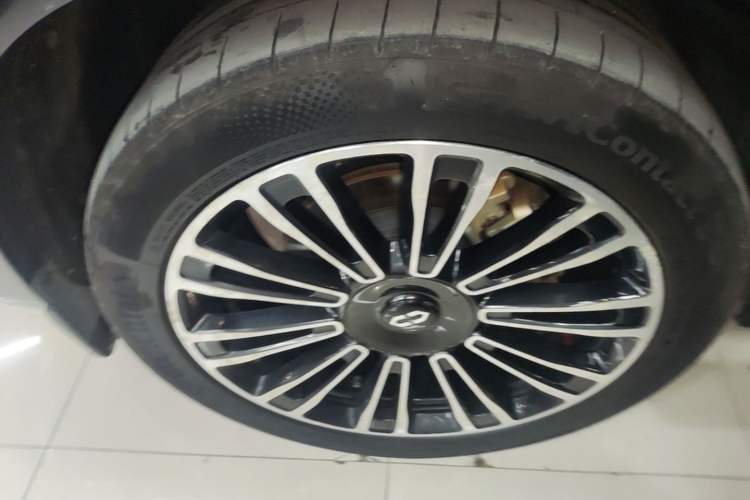 Used Hima AITO M7 2024 1.5T Intelligent Driving 4WD Max Edition 5 Seats Right Rear Wheel Hub