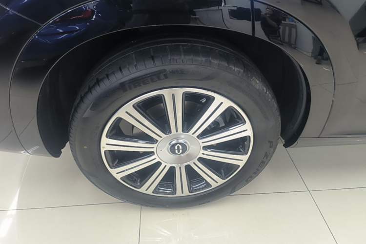 Used Hima AITO M7 2024 1.5T Intelligent Driving Rear-Drive Pro Version 5 Seats Right Rear Wheel Hub