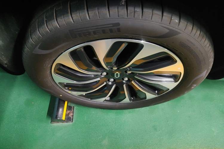 Used Hima AITO M7 2024 1.5T Rear-Drive Plus Version 5 Seats Right Rear Wheel Hub