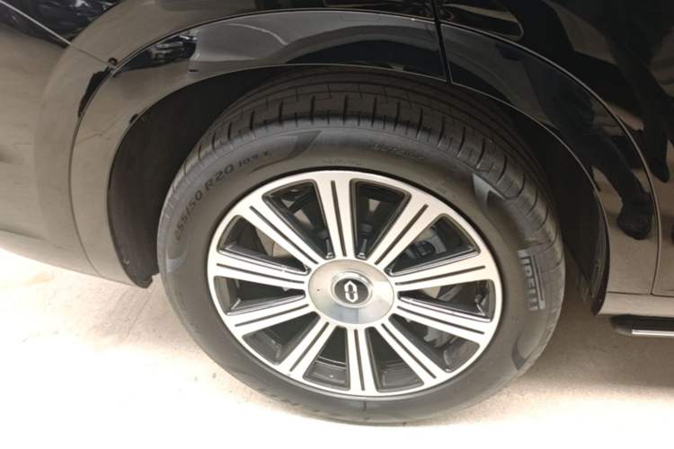 Used Hima AITO M7 2024 1.5T Intelligent Driving Rear-Drive Pro Version 5 Seats Right Rear Wheel Hub