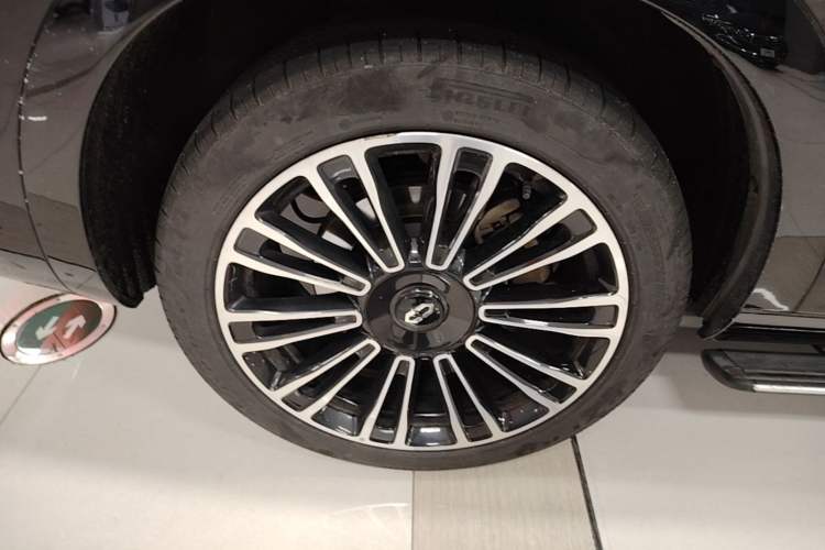 Used Hima AITO M7 2024 1.5T Intelligent Drive Rear-Drive Ultra Version 5 Seats Right Rear Wheel Hub