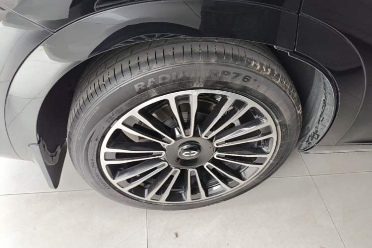 Used Hima AITO M7 2024 1.5T Intelligent Driving Rear-Drive Max Edition 5 Seats Right Rear Wheel Hub