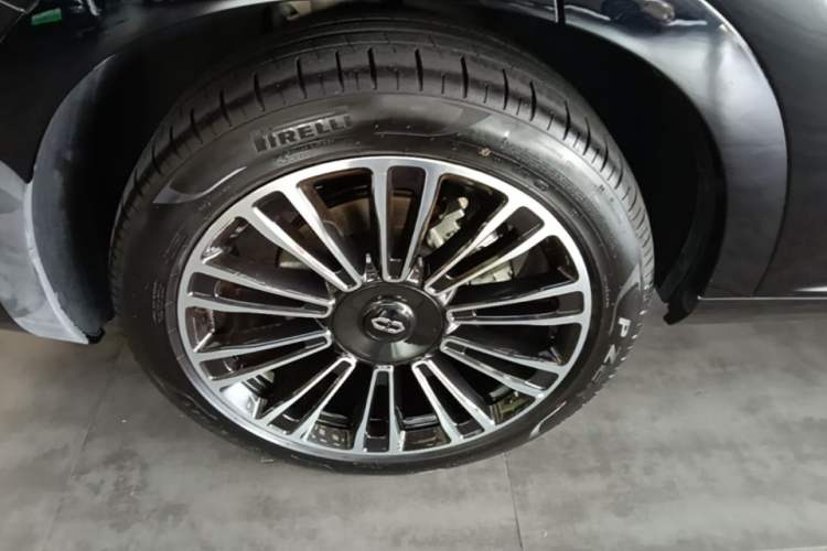 Used Hima AITO M7 2024 1.5T Intelligent Driving 4WD Max Edition 5 Seats Right Rear Wheel Hub