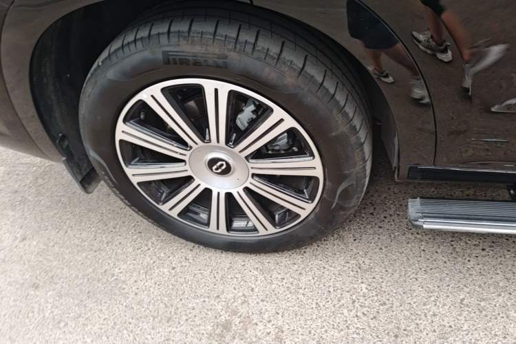 Used Hima AITO M7 2024 1.5T Intelligent Driving Rear-Drive Pro Version 5 Seats Right Rear Wheel Hub