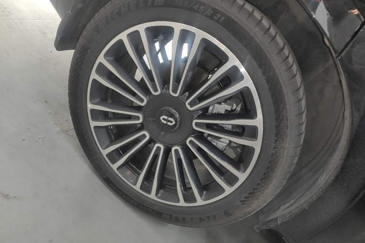 Used Hima AITO M7 2024 1.5T Intelligent Driving Rear-Drive Ultra Version 6 Seats Right Rear Wheel Hub