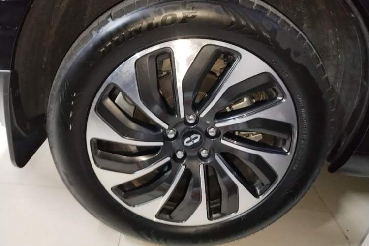 Used Hima AITO M7 2024 1.5T Intelligent Driving Rear-Drive Max Edition 5 Seats Right Rear Wheel Hub