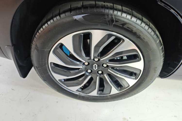 Used Hima AITO M7 2024 1.5T Rear-Drive Plus Version 5 Seats Right Rear Wheel Hub