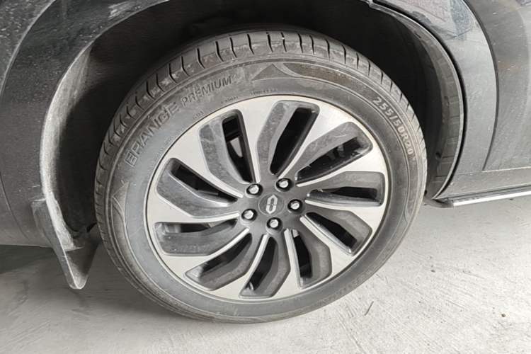 Used Hima AITO M7 2024 1.5T Intelligent Driving 4WD Max Edition 5 Seats Right Rear Wheel Hub