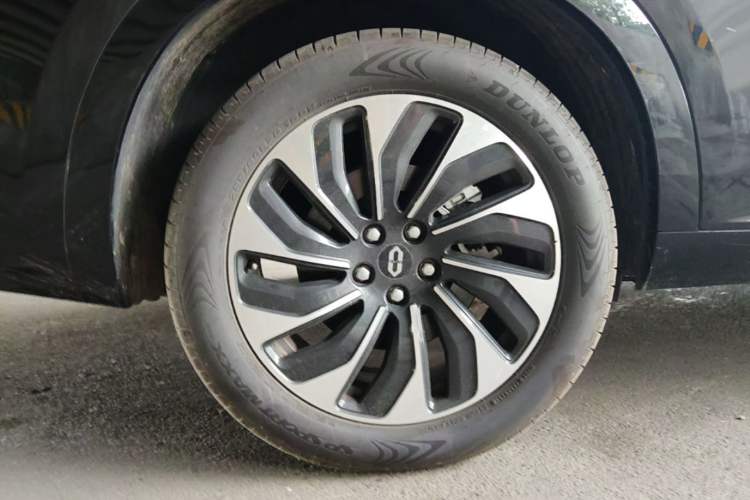Used Hima AITO M7 2024 1.5T Intelligent Driving Rear-Drive Max Edition 5 Seats Right Rear Wheel Hub