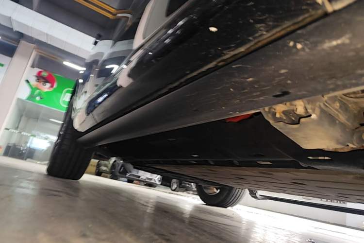 Used Hima AITO M7 2024 1.5T Rear-Drive Plus Version 5 Seats Right Side Sill