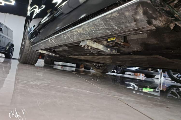 Used Hima AITO M7 2024 1.5T Rear-Drive Plus Version 5 Seats Right Side Sill
