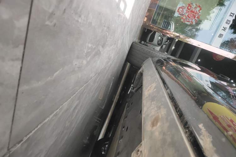 Used Hima AITO M7 2024 1.5T Intelligent Drive Rear-Drive Ultra Version 5 Seats Right Side Sill