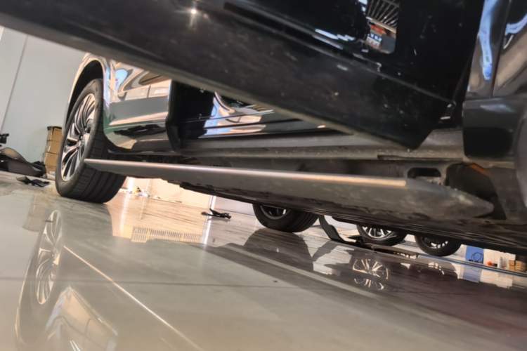 Used Hima AITO M7 2024 1.5T Rear-Drive Plus Version 5 Seats Right Side Sill
