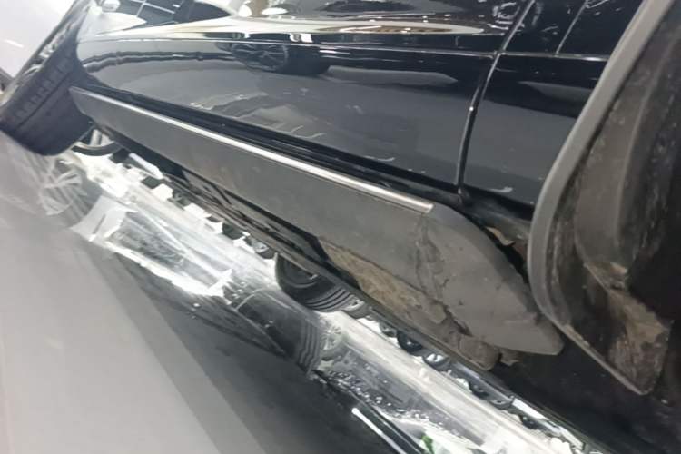 Used Hima AITO M7 2024 1.5T Rear-Drive Plus Version 5 Seats Right Side Sill
