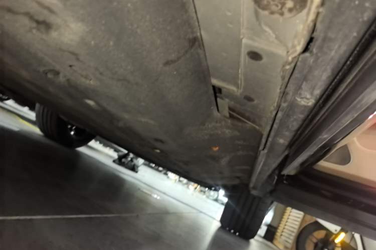 Used Hima AITO M7 2024 1.5T Intelligent Drive 4WD Ultra Version 5 Seats Right Side Sill