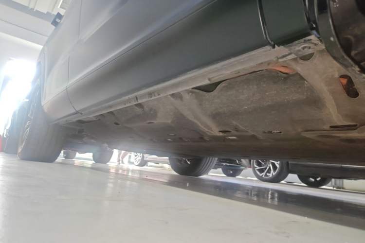 Used Hima AITO M7 2024 1.5T Rear-Drive Plus Version 5 Seats Right Side Sill