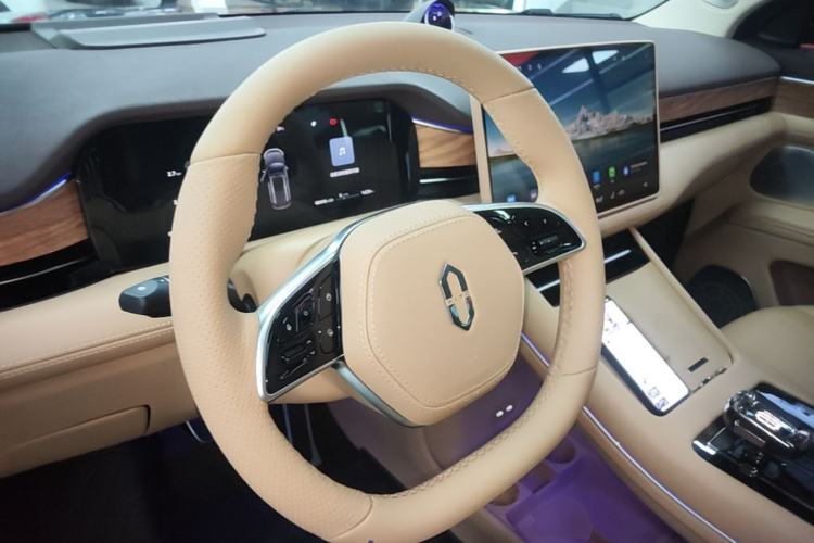 Used Hima AITO M7 2024 1.5T Intelligent Driving Rear-Drive Ultra Version 6 Seats Steering Wheel