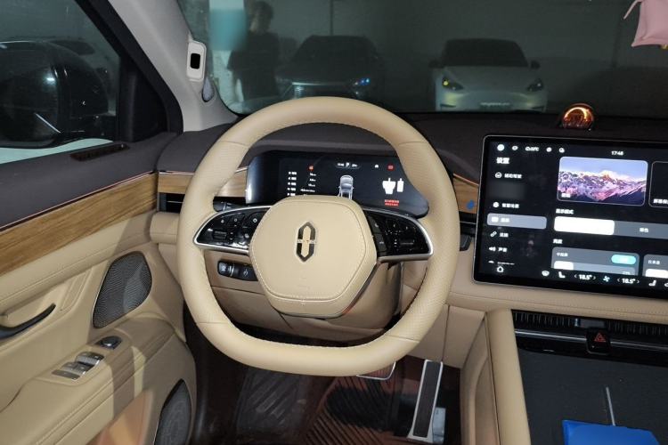 Used Hima AITO M7 2024 1.5T Intelligent Driving Rear-Drive Pro Version 5 Seats Steering Wheel