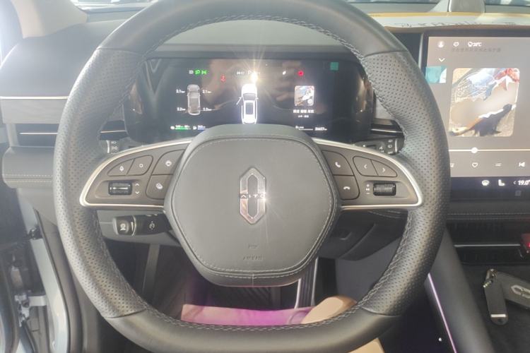 Used Hima AITO M7 2024 1.5T Rear-Drive Plus Version 6 Seats Steering Wheel
