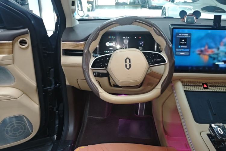 Used Hima AITO M7 2024 1.5T Intelligent Driving 4WD Max Edition 5 Seats Steering Wheel
