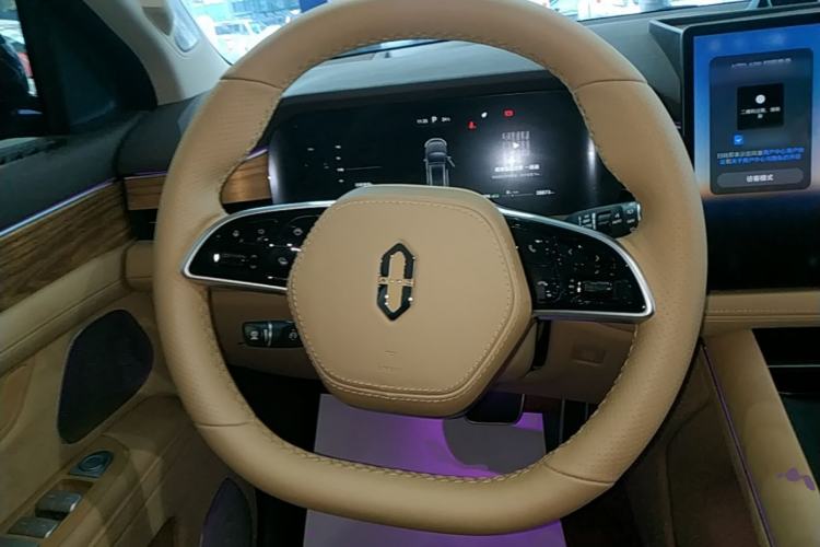 Used Hima AITO M7 2024 1.5T Intelligent Driving Rear-Drive Pro Version 6 Seats Steering Wheel