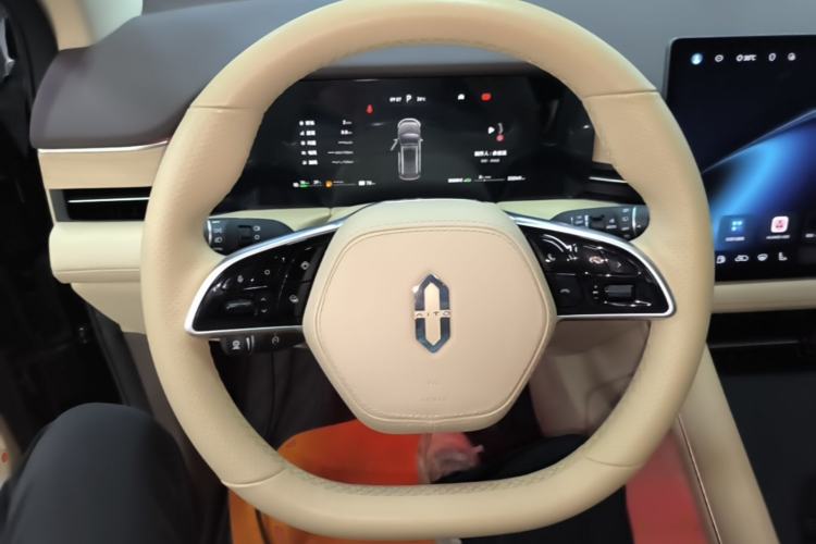 Used Hima AITO M7 2024 1.5T Intelligent Driving Rear-Drive Pro Version 5 Seats Steering Wheel