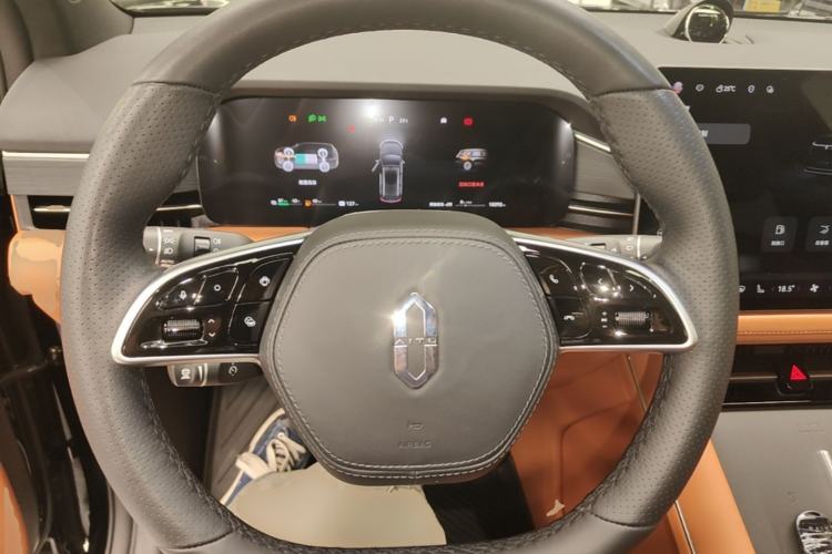 Used Hima AITO M7 2024 1.5T Intelligent Drive Rear-Drive Ultra Version 5 Seats Steering Wheel