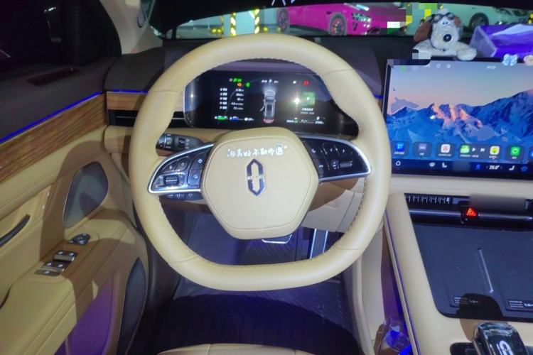 Used Hima AITO M7 2024 1.5T Intelligent Driving Rear-Drive Pro Version 5 Seats Ternary Lithium Battery Steering Wheel