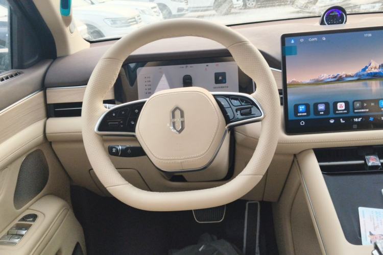Used Hima AITO M7 2024 1.5T Intelligent Driving Rear-Drive Pro Version 5 Seats Steering Wheel