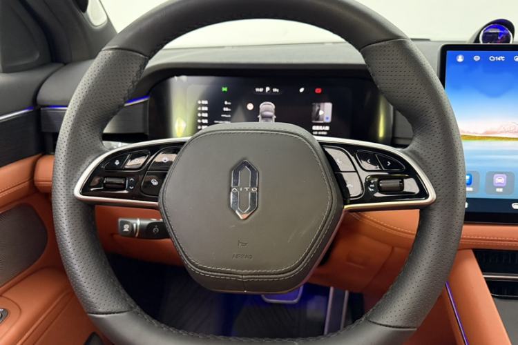 Used Hima AITO M7 2024 1.5T Intelligent Driving 4WD Pro Edition 6 Seats Steering Wheel