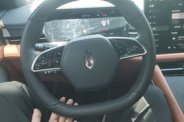 Used Hima AITO M7 2024 1.5T Intelligent Drive Rear-Drive Ultra Version 5 Seats Steering Wheel