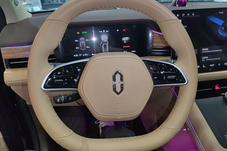 Used Hima AITO M7 2024 1.5T Intelligent Driving Rear-Drive Pro Version 5 Seats Steering Wheel