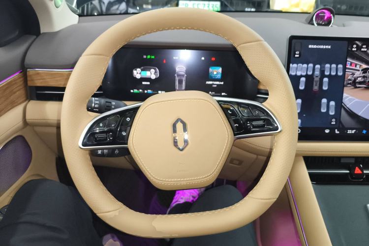 Used Hima AITO M7 2024 1.5T Intelligent Driving Rear-Drive Ultra Version 6 Seats Steering Wheel