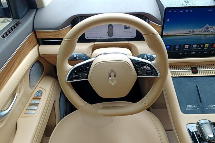 Used Hima AITO M7 2024 1.5T Intelligent Driving Rear-Drive Max Edition 5 Seats Steering Wheel
