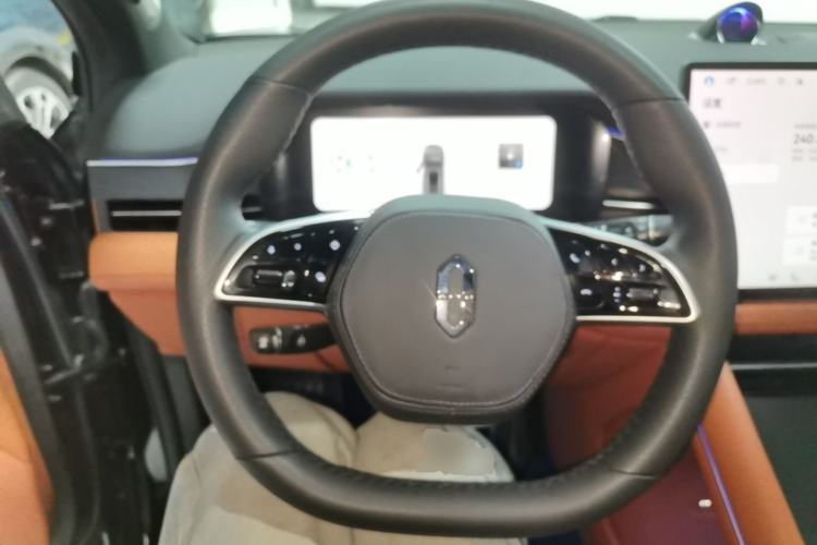 Used Hima AITO M7 2024 1.5T Intelligent Drive 4WD Ultra Version 5 Seats Steering Wheel