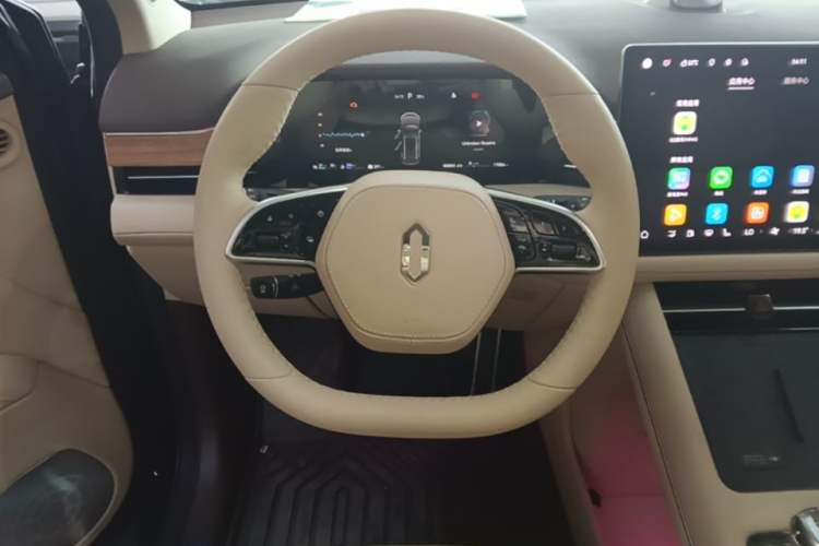 Used Hima AITO M7 2024 1.5T Intelligent Driving 4WD Max Edition 5 Seats Steering Wheel