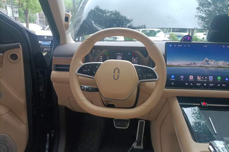Used Hima AITO M7 2024 1.5T Intelligent Driving Rear-Drive Pro Version 5 Seats Steering Wheel