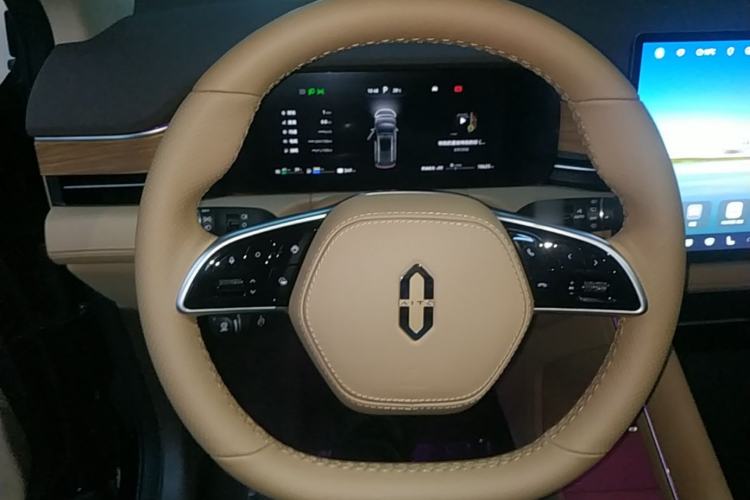 Used Hima AITO M7 2024 1.5T Intelligent Drive Rear-Drive Ultra Version 5 Seats Steering Wheel
