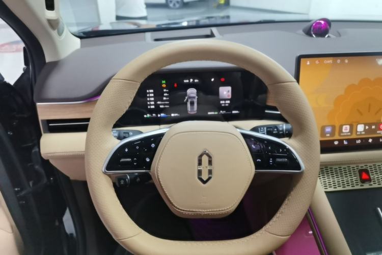Used Hima AITO M7 2024 1.5T Intelligent Drive Rear-Drive Ultra Version 5 Seats Steering Wheel